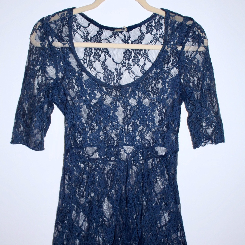 Lace Scoop Neck Shirt (Navy)